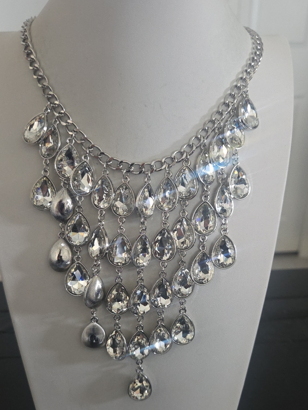 Paparazzi  ZI The Shanae White Necklace NWT